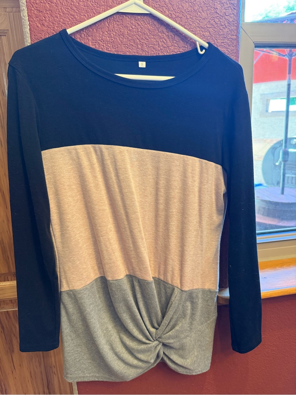 Colorblock Twist-Front Long Sleeve Top - Black, Beige & Gray